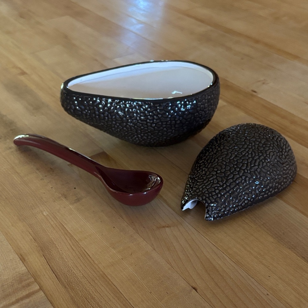 Avocado-Shaped Ceramic Dish Set like new
